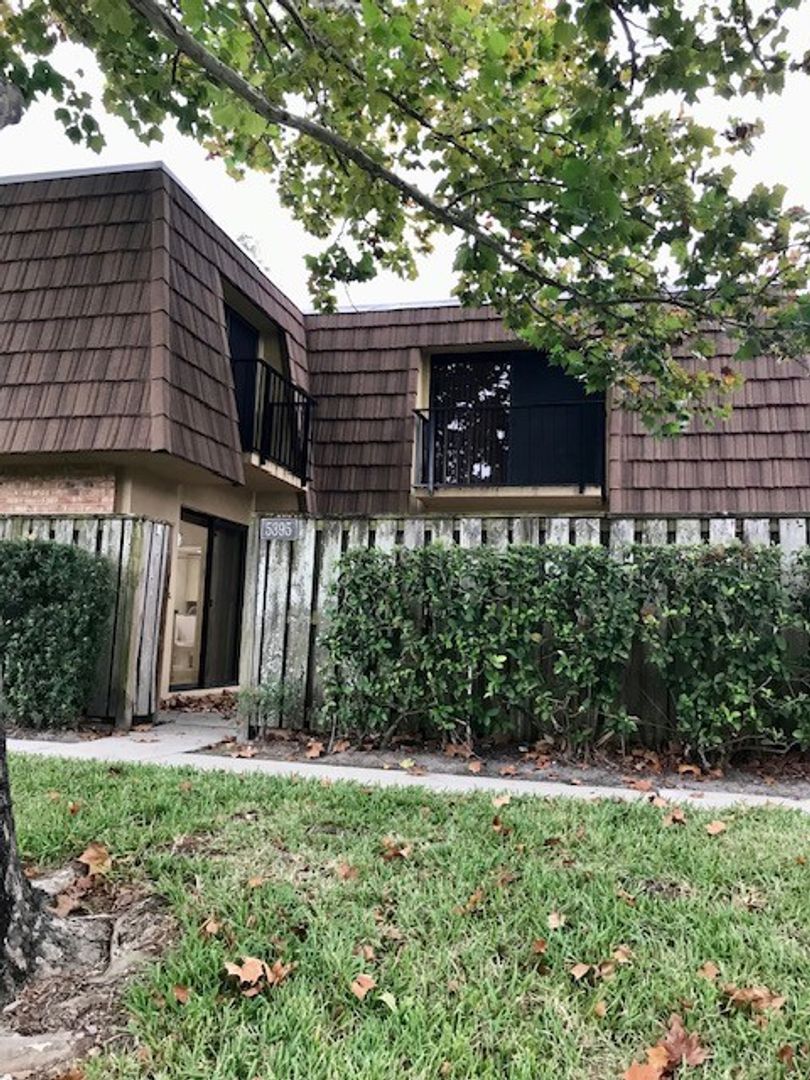 Orlando House: 5395 Elm Ct.