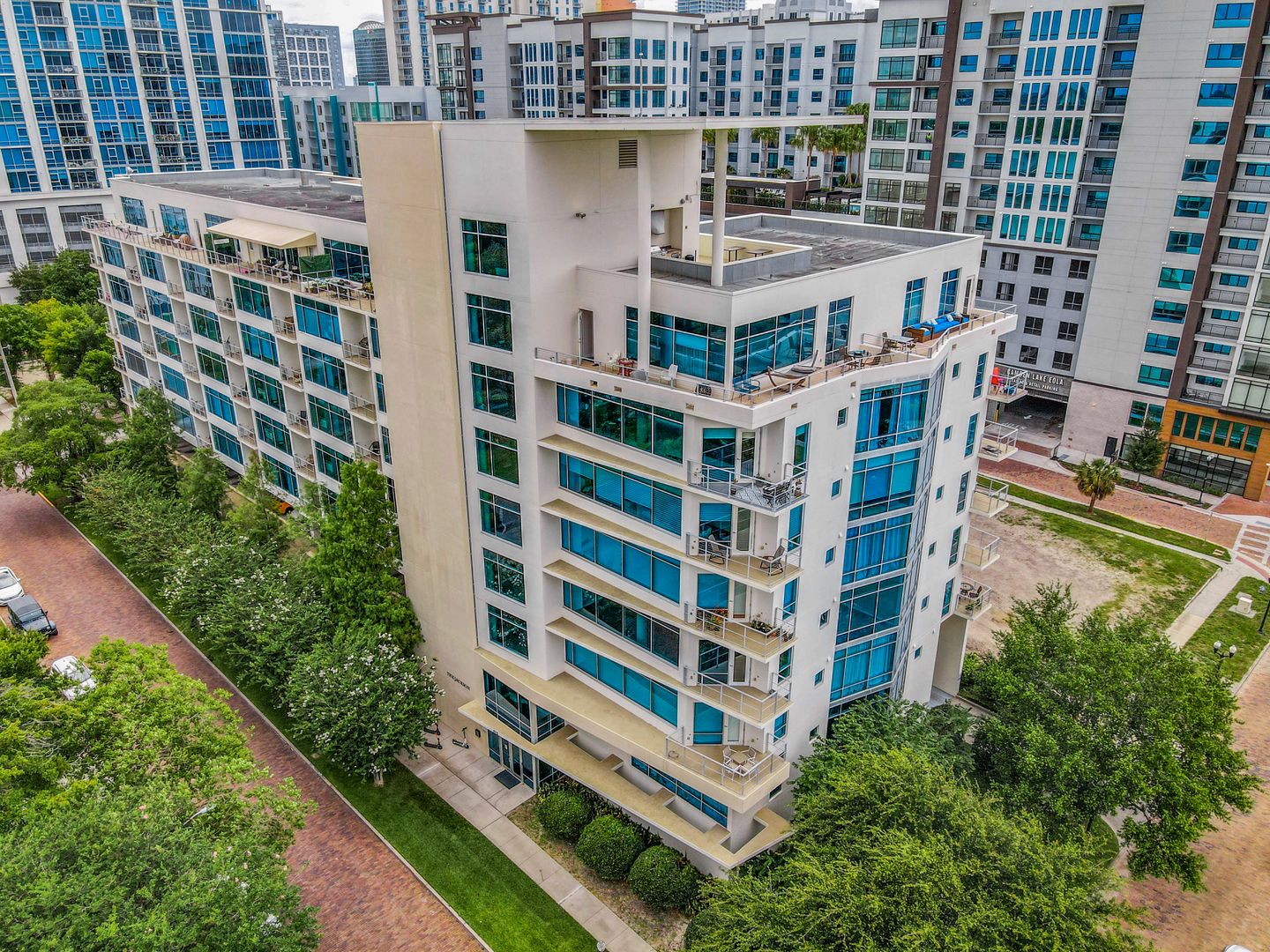 Orlando Condo: 525 E Jackson St #608