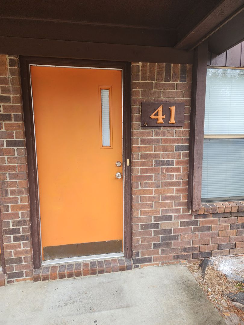 Hinesville Apartment: Wedgewood Apartments