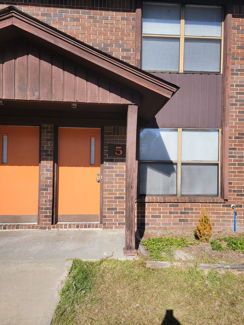 Hinesville Apartment: Wedgewood Apartments