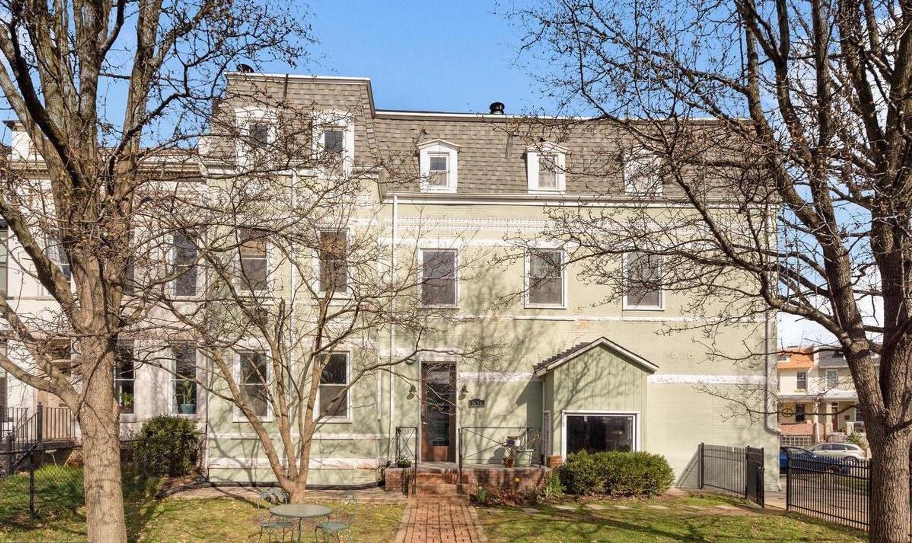 Washington House: 1434 Potomac Avenue SE