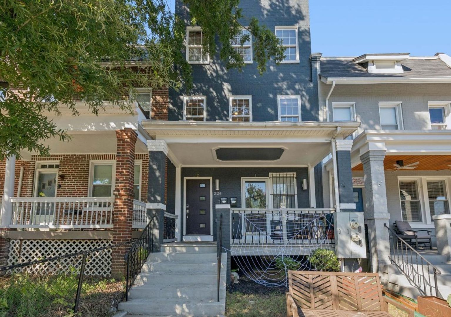 Washington Townhome: 224 S St NE Unit #2