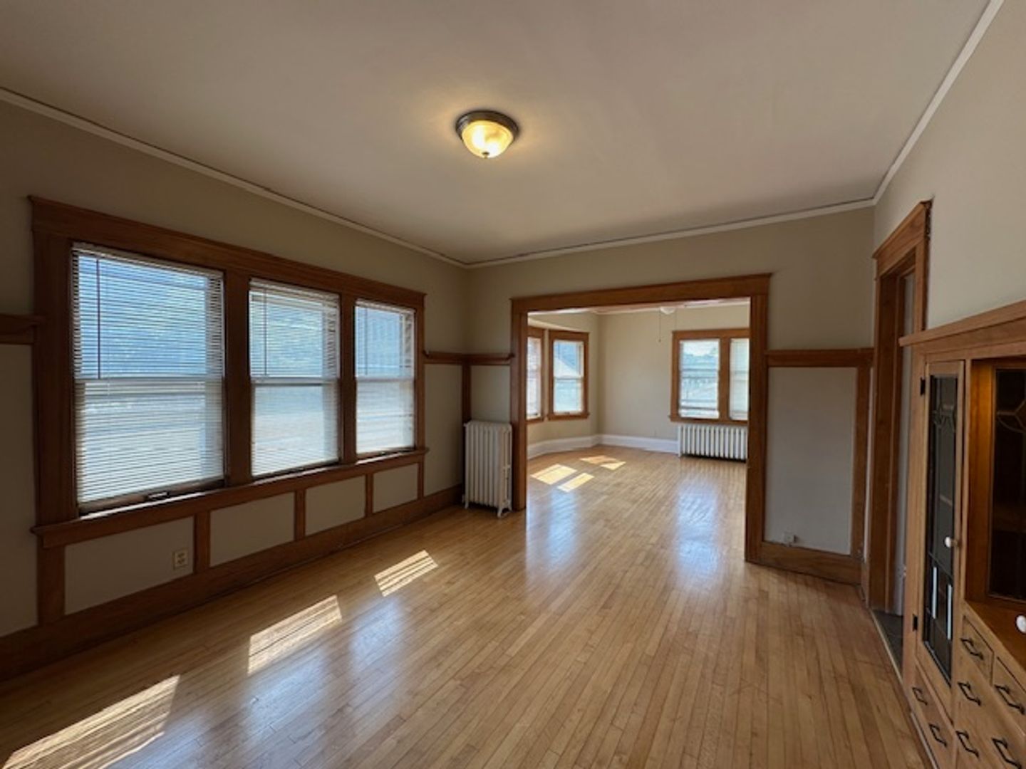 Milwaukee Apartment: 1704 E Locust St