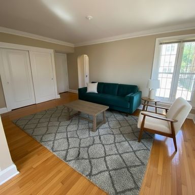 $1145– Large 1 BR, 1 BA - Heat Included - 3817 N Humboldt – photo 1