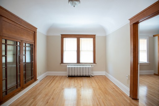 $1245 - 2BR, Heat Included, UWM - 1704 E Locust St – photo 1