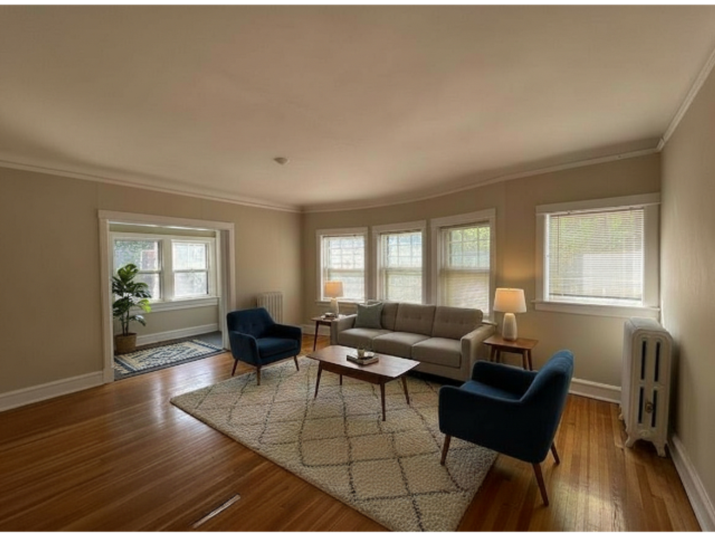 Milwaukee Apartment: 2534 N Prospect Ave
