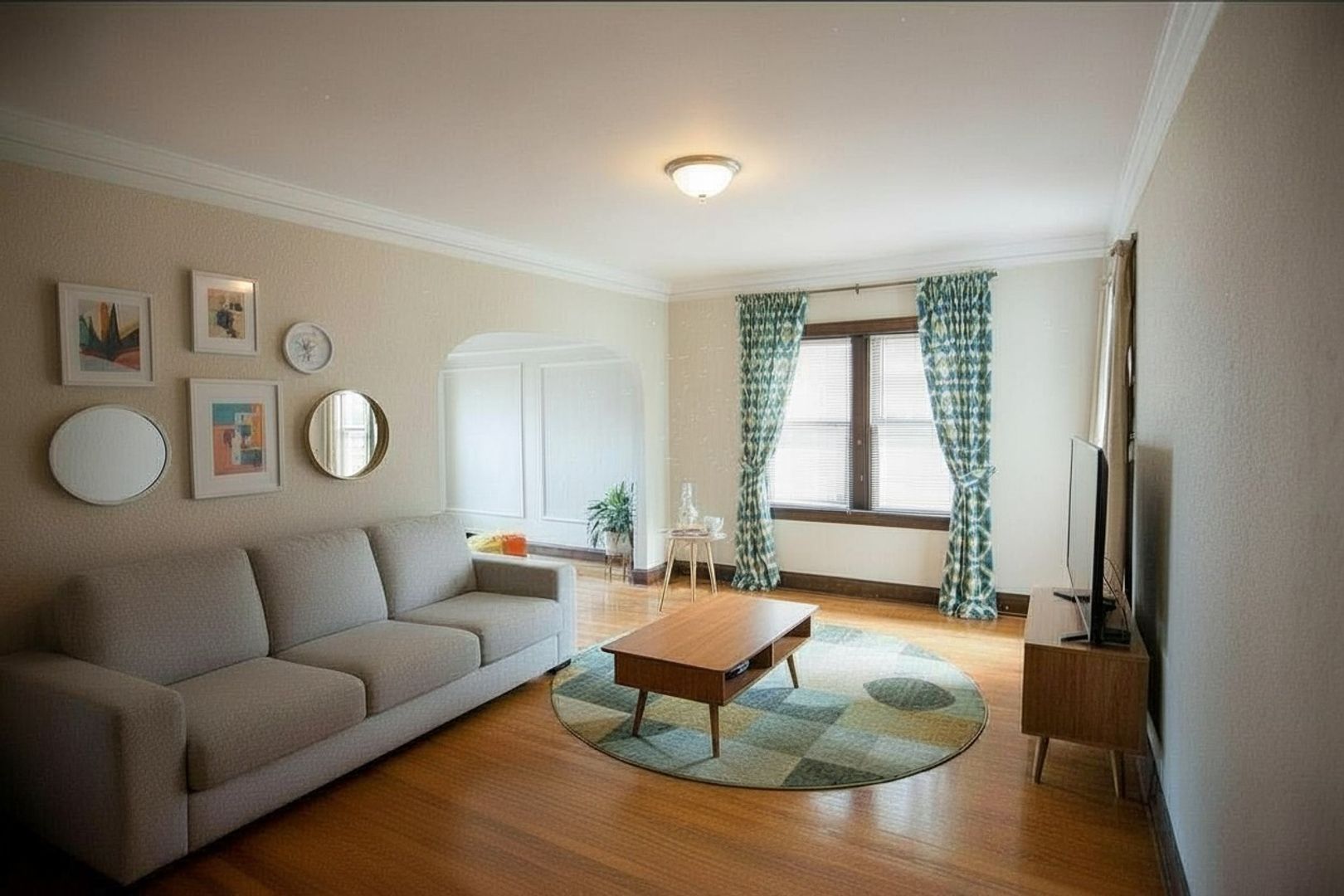 Milwaukee Apartment: 3817 N. Humboldt Ave