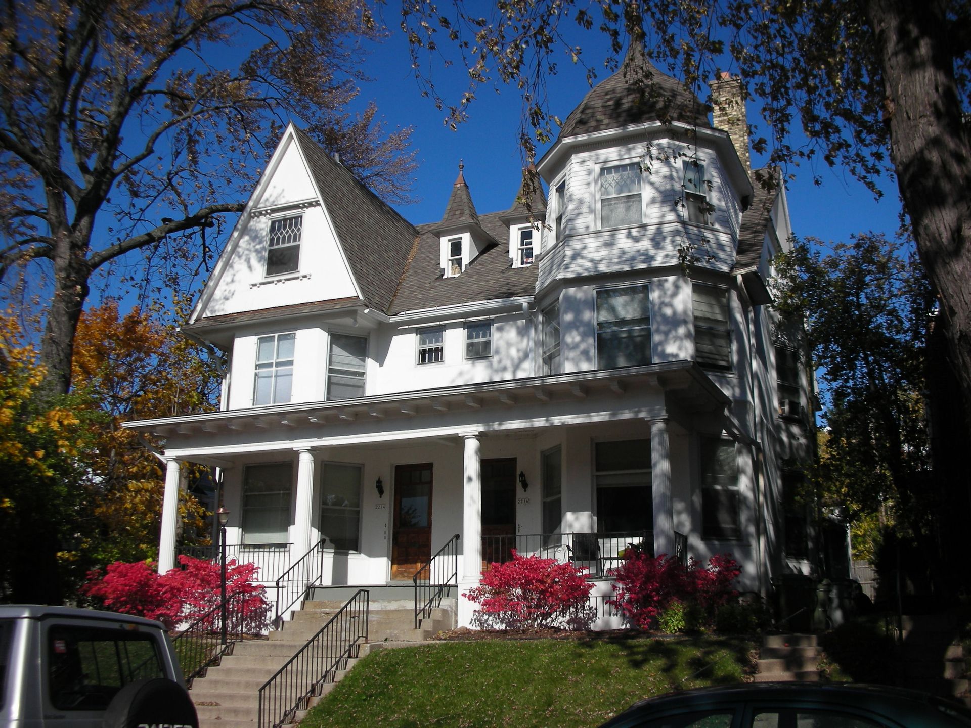 $500 OFF FIRST MONTH***  4 Bd/2 Ba Close to Lakefront