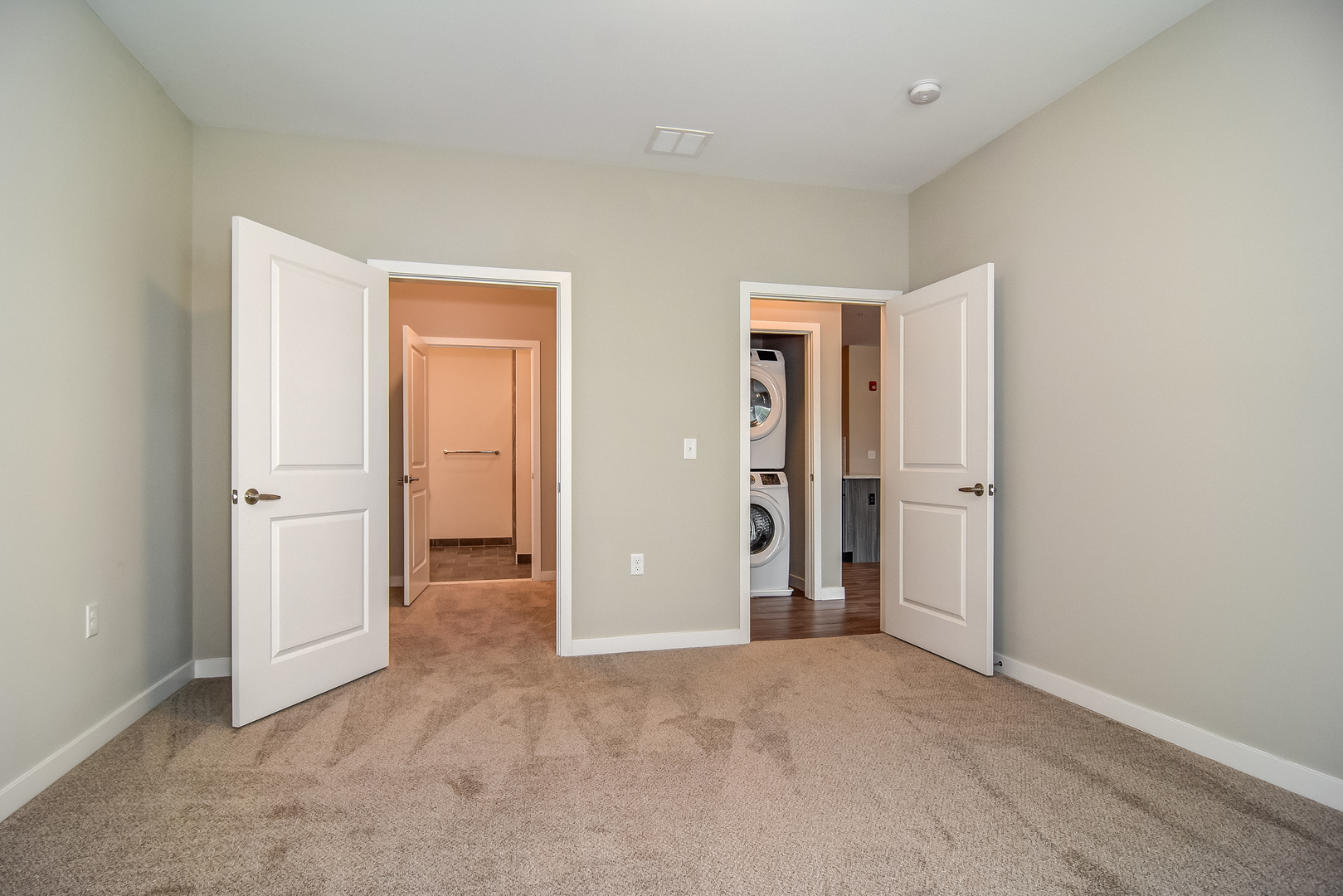 Laundry room at CENTURION ELIZABETH 321 (1 of 2)