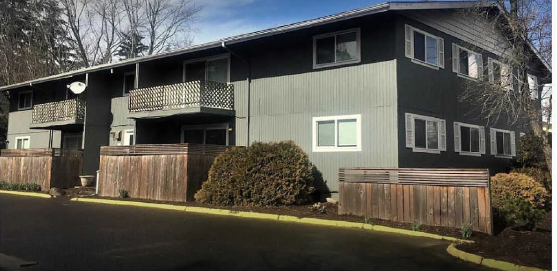 Portland Apartment: 3815 SE 122nd Ave
