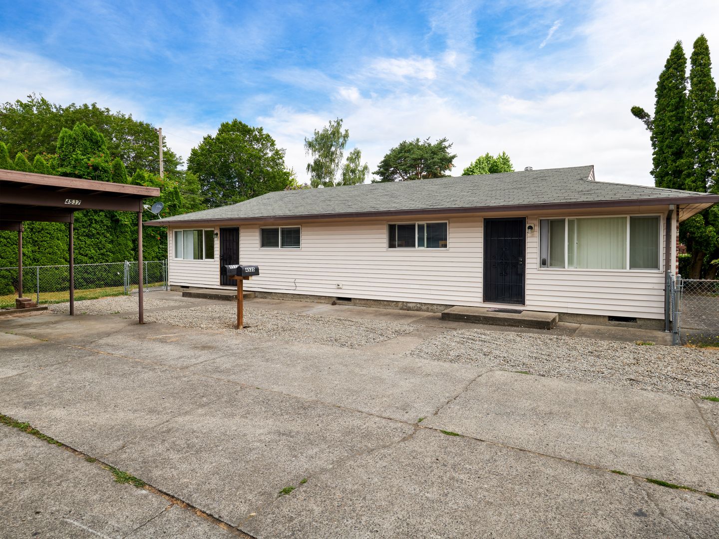 Portland Apartment: 4537 NE 82nd Ave