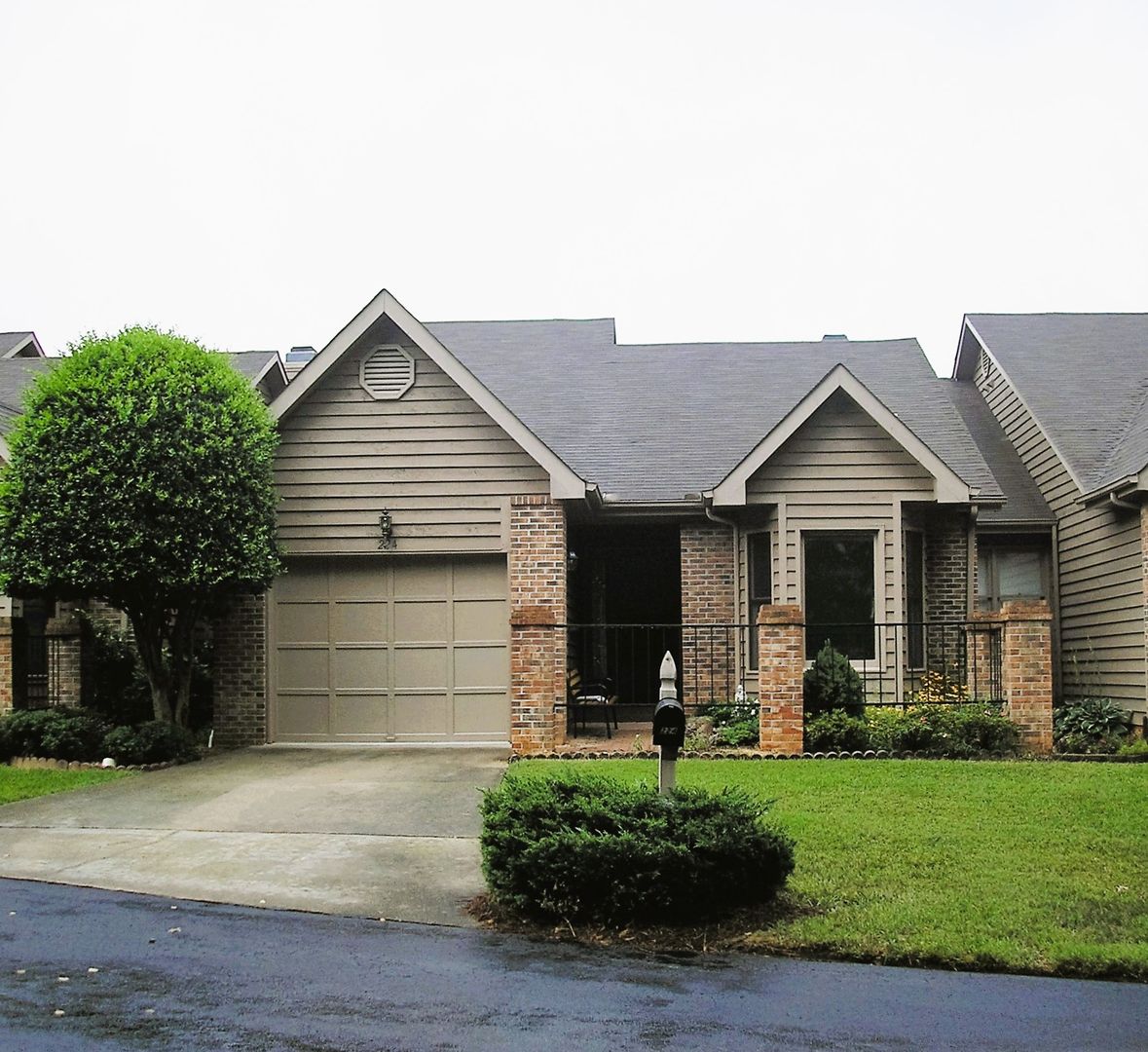 Cary Apartment: 224 Hanover Pl