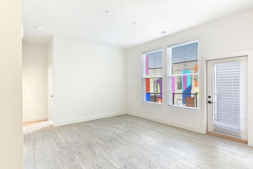 Glenn: One Bed, One Bath + Den – photo 1