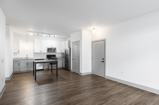 Dahlia | 3 Bedroom, 2 Bath Garden Apartment – photo 1