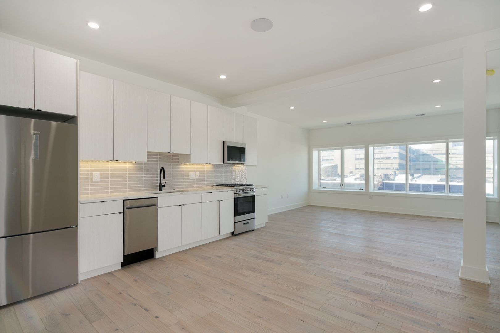Philadelphia Apartment: 2109 S Iseminger Street