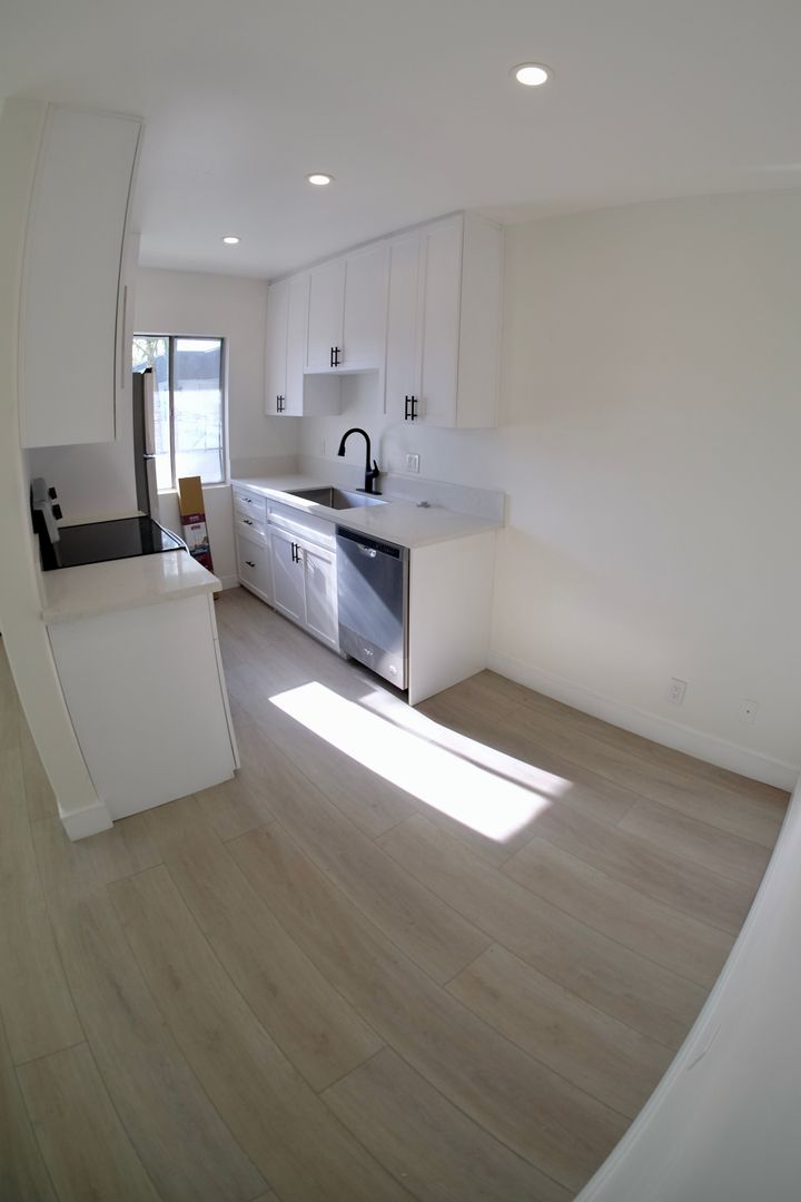 San Diego Apartment: 2275 Grand Ave