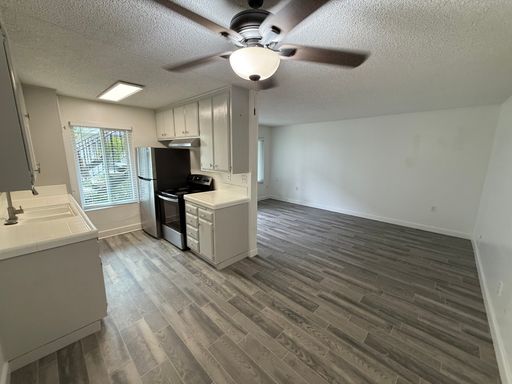 LOCATION LOCATION! 1 Bed/1Bath Apartment in North Park – photo 1