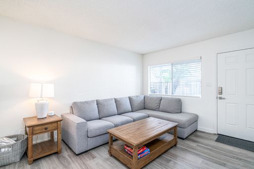 1B/1B Unit in Pacific Beach & Mission Bay – photo 1