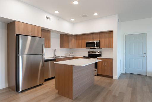 $500 Off Move-In with 12+ month lease – photo 1