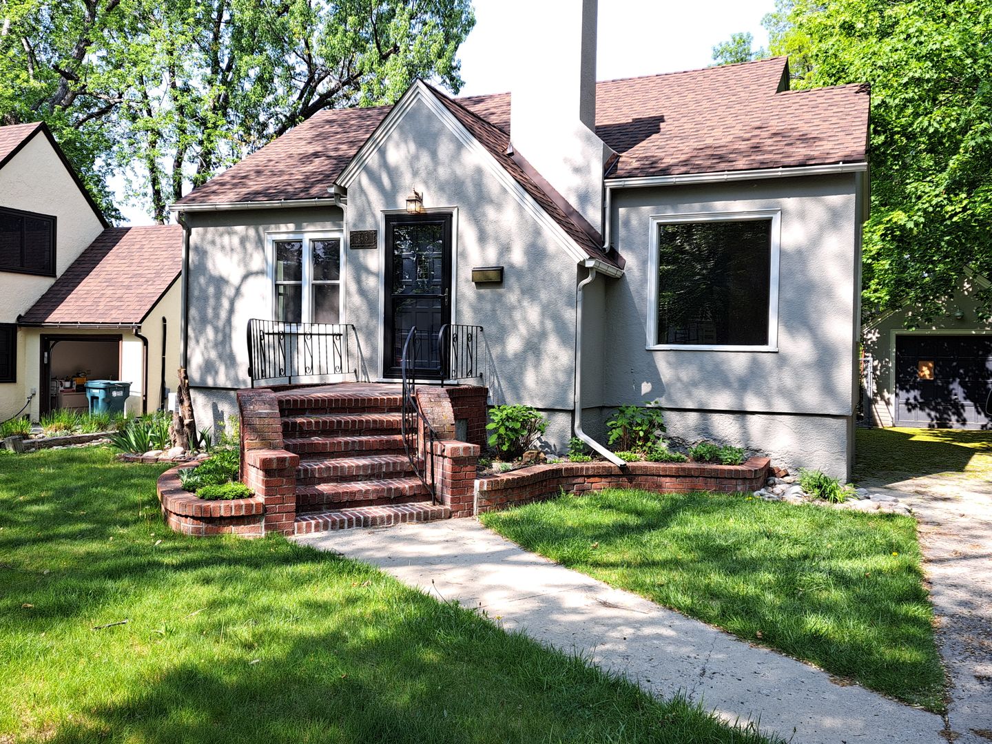 Billings House: 2416 Pine St