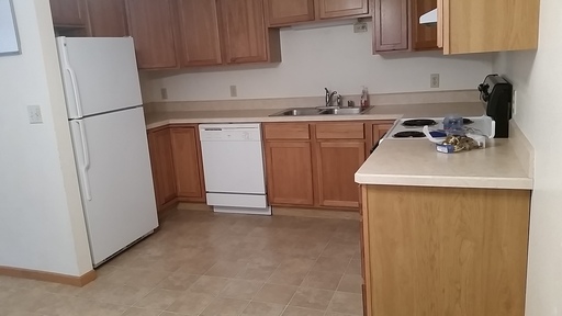 NICE 3 Bedroom Apartment Near Shopping & Schools! – photo 1