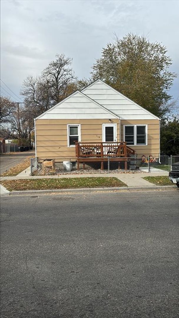 Billings Apartment: 118 6th St. W.