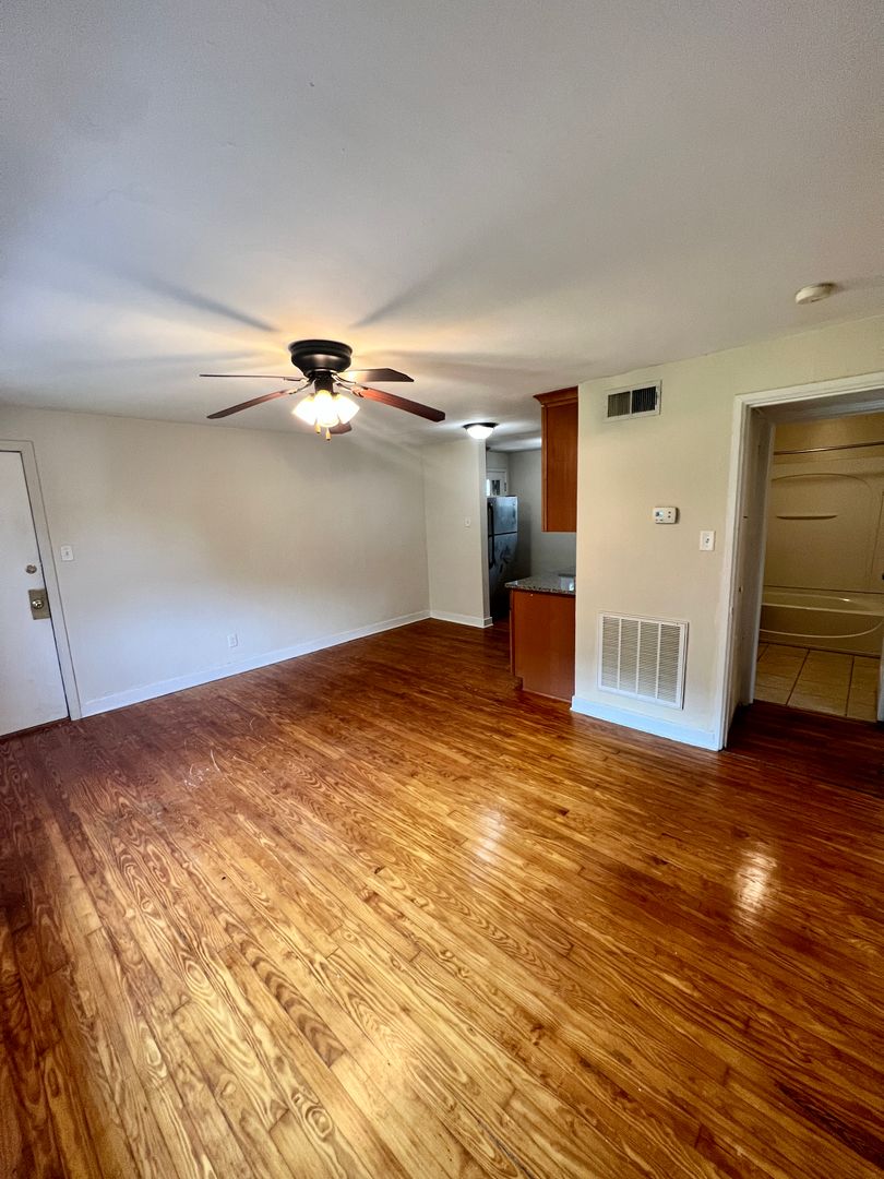 Richmond Apartment: 1413 Park Ave