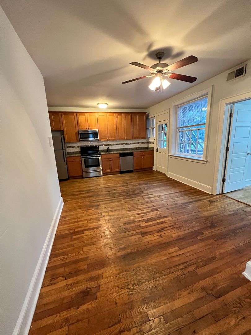 Richmond Apartment: 1121 West Grace St