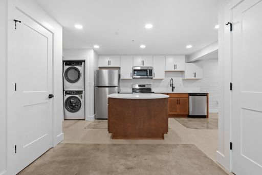 Massive Two Bedroom Two Bathroom Basement Apartment!! – photo 1
