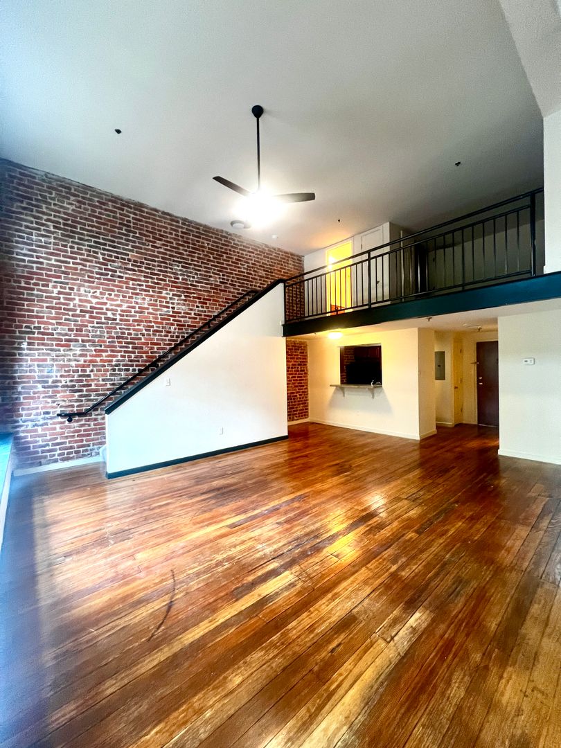 Richmond Apartment: 211 N Foushee St