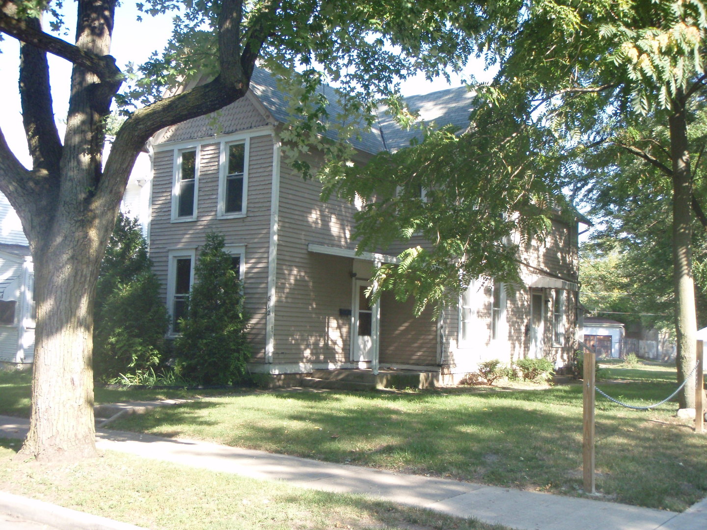 Fort Wayne Apartment: 812 Walnut St