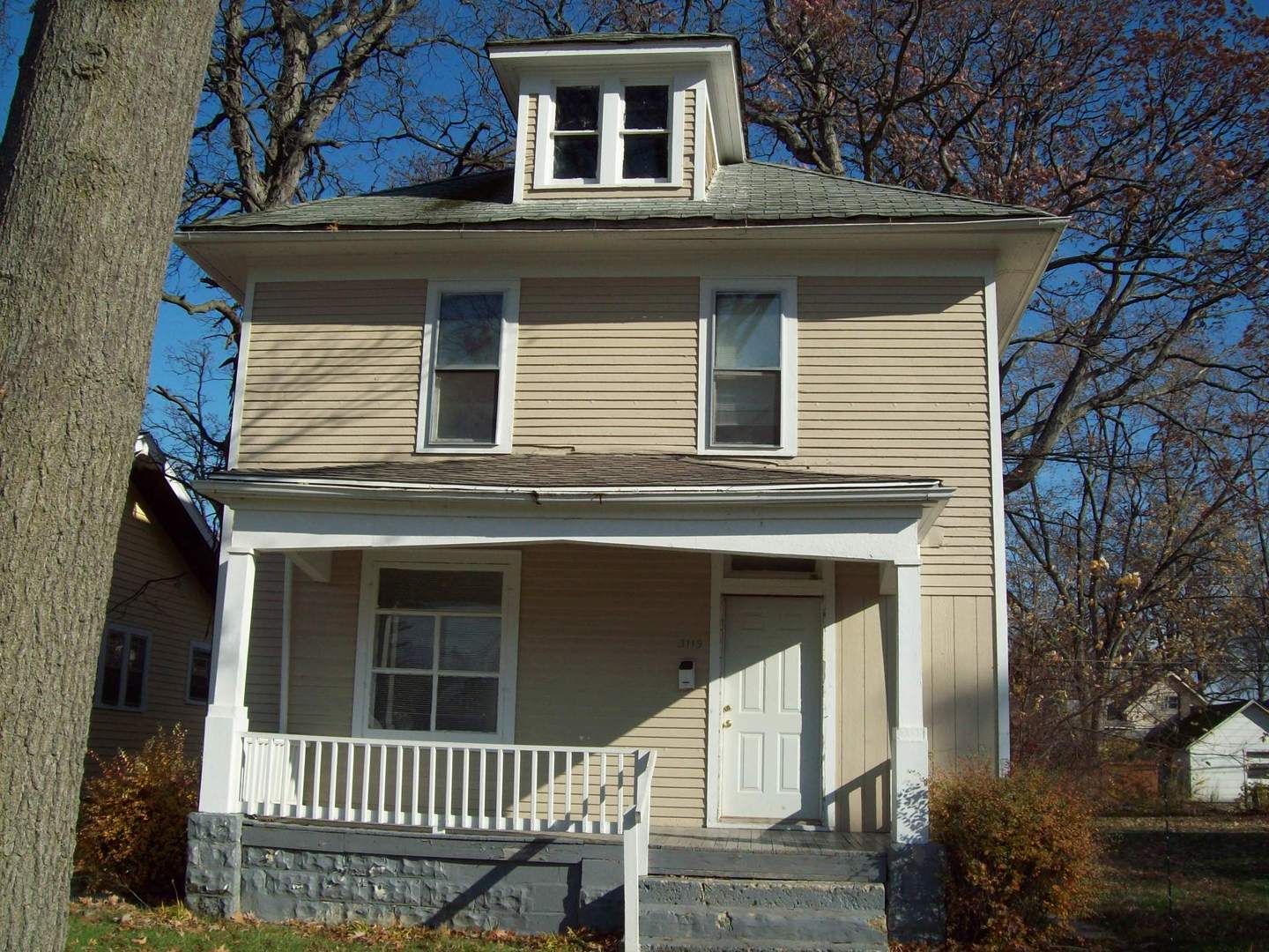 Fort Wayne House: 3115 Bowser Ave