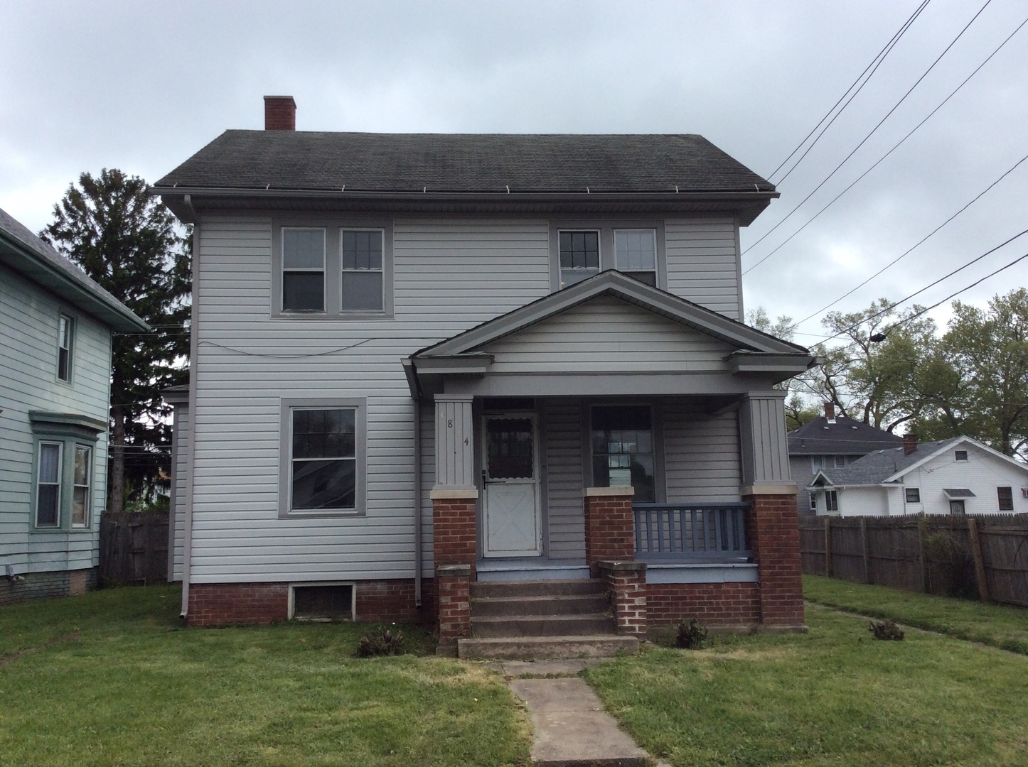 Fort Wayne Apartment: 1814 E Pontiac St