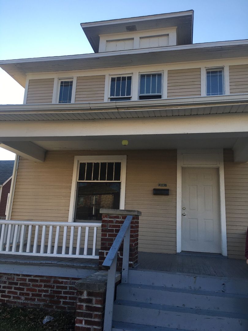 Fort Wayne House: 3010 Smith St