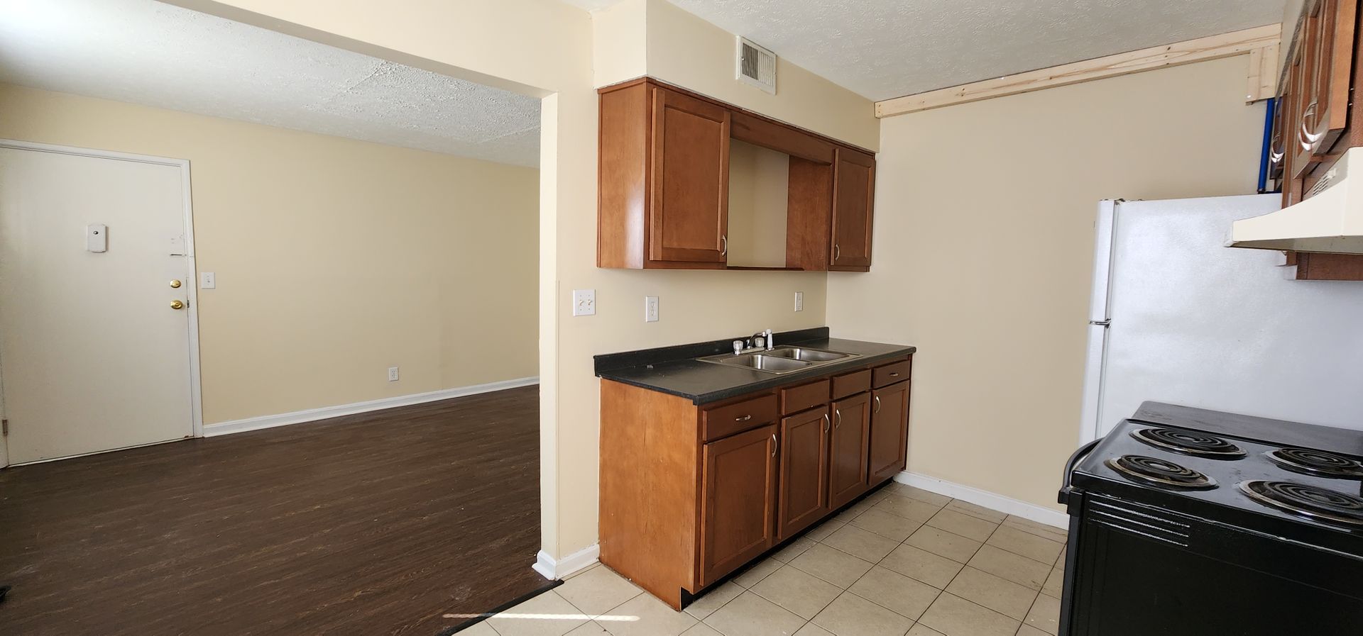 Louisville Apartment: 3217 Springfield Dr.