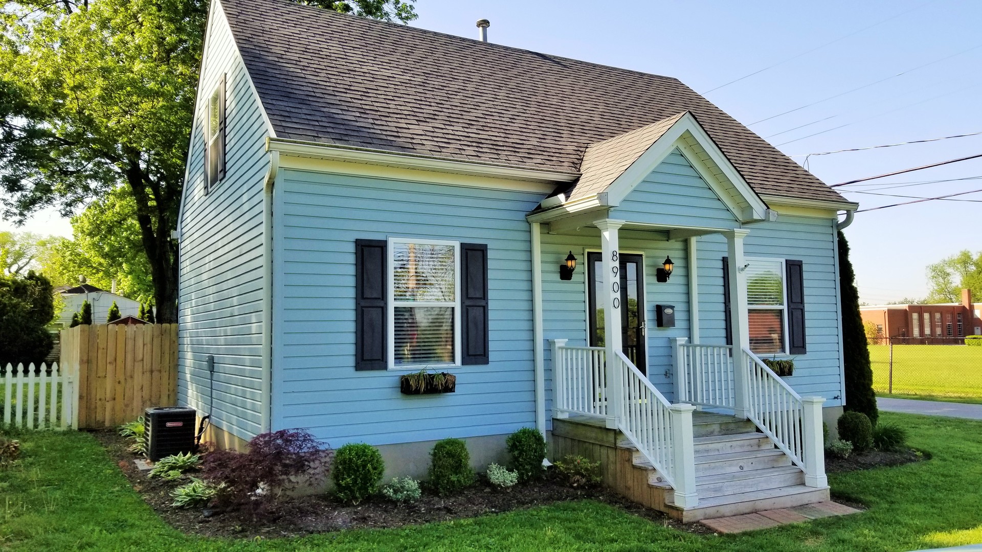 Lyndon House: 8900 Prospect St.