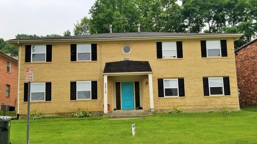 Welcome Home! Springfield Apartments have been Renovated to Satisfy Your Needs in a Wonderful Place to Live! This Apartment Features 2 Bedrooms, 1.5 Bathrooms with Ceramic Tile Tub Surround, Hardwood-look Floors Throughout! – photo 1