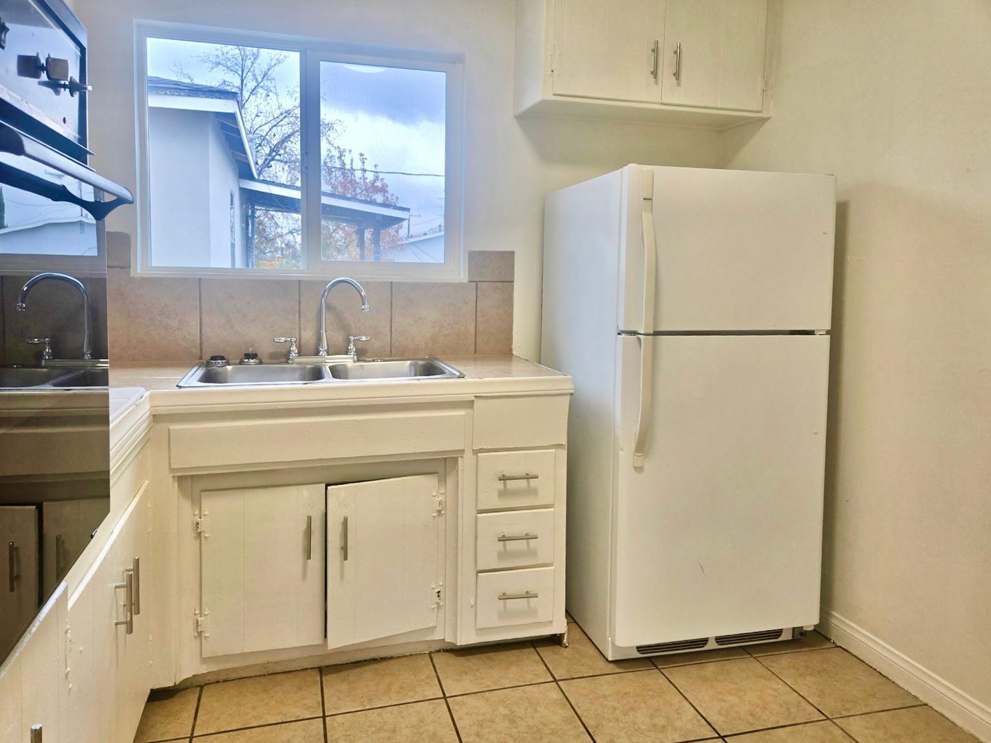 North Hollywood Apartment: 5950 Fulcher Ave.