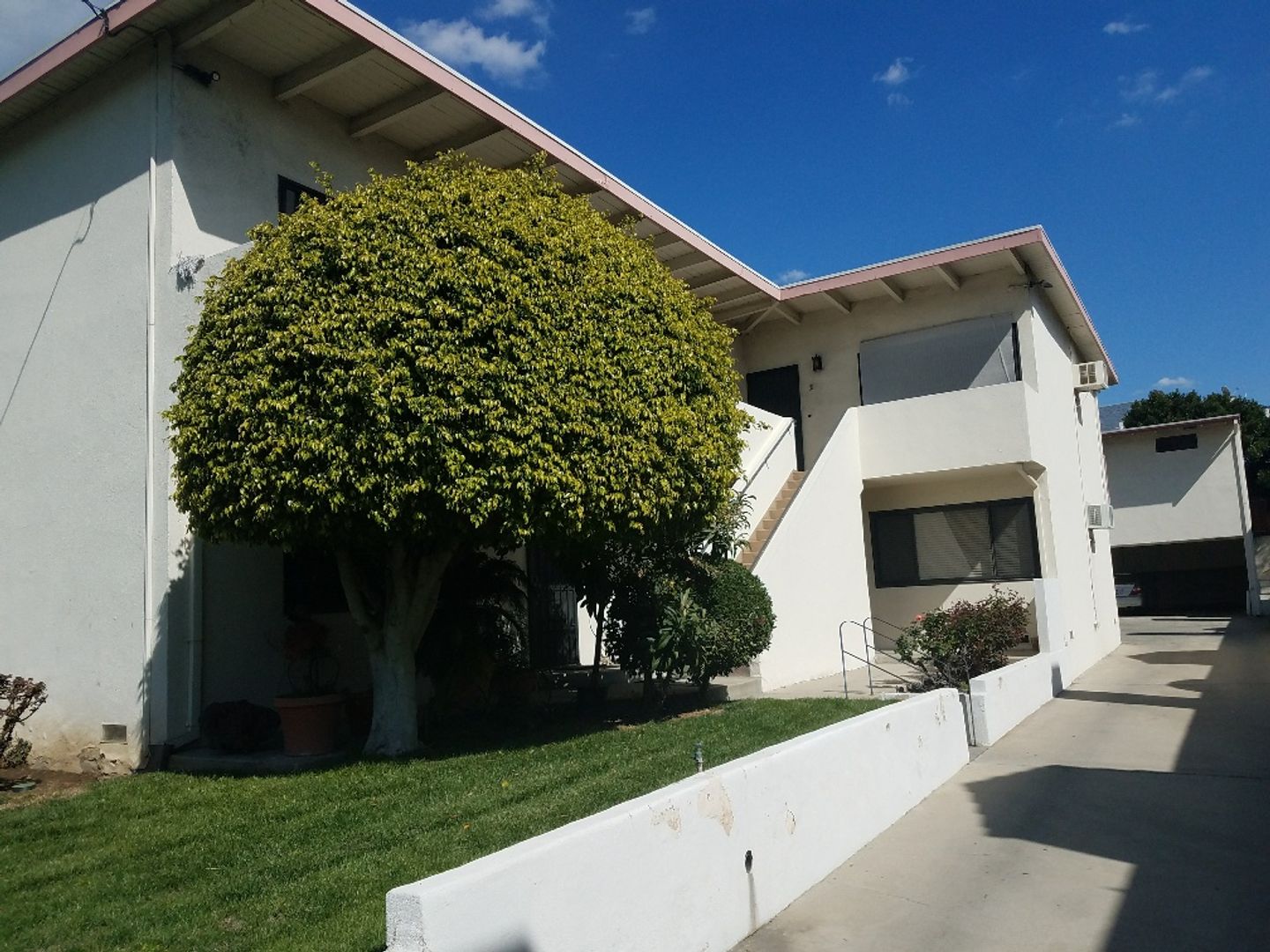 Glendale Apartment: 1338 N. Columbus Ave