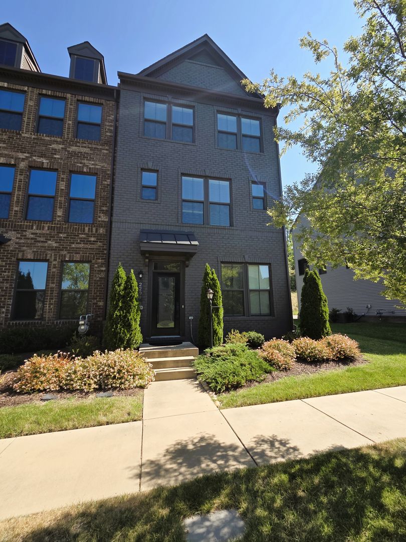 Midlothian House: 2209 Catina Lane