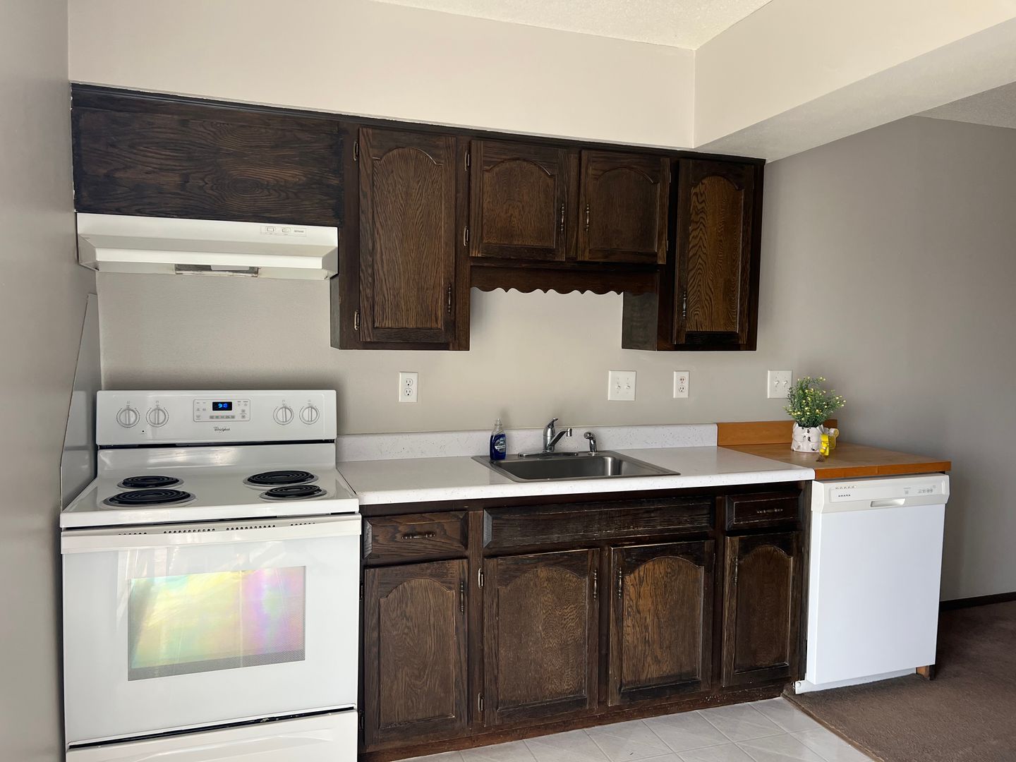 Waterloo Apartment: 308-340 Glencoe Ave