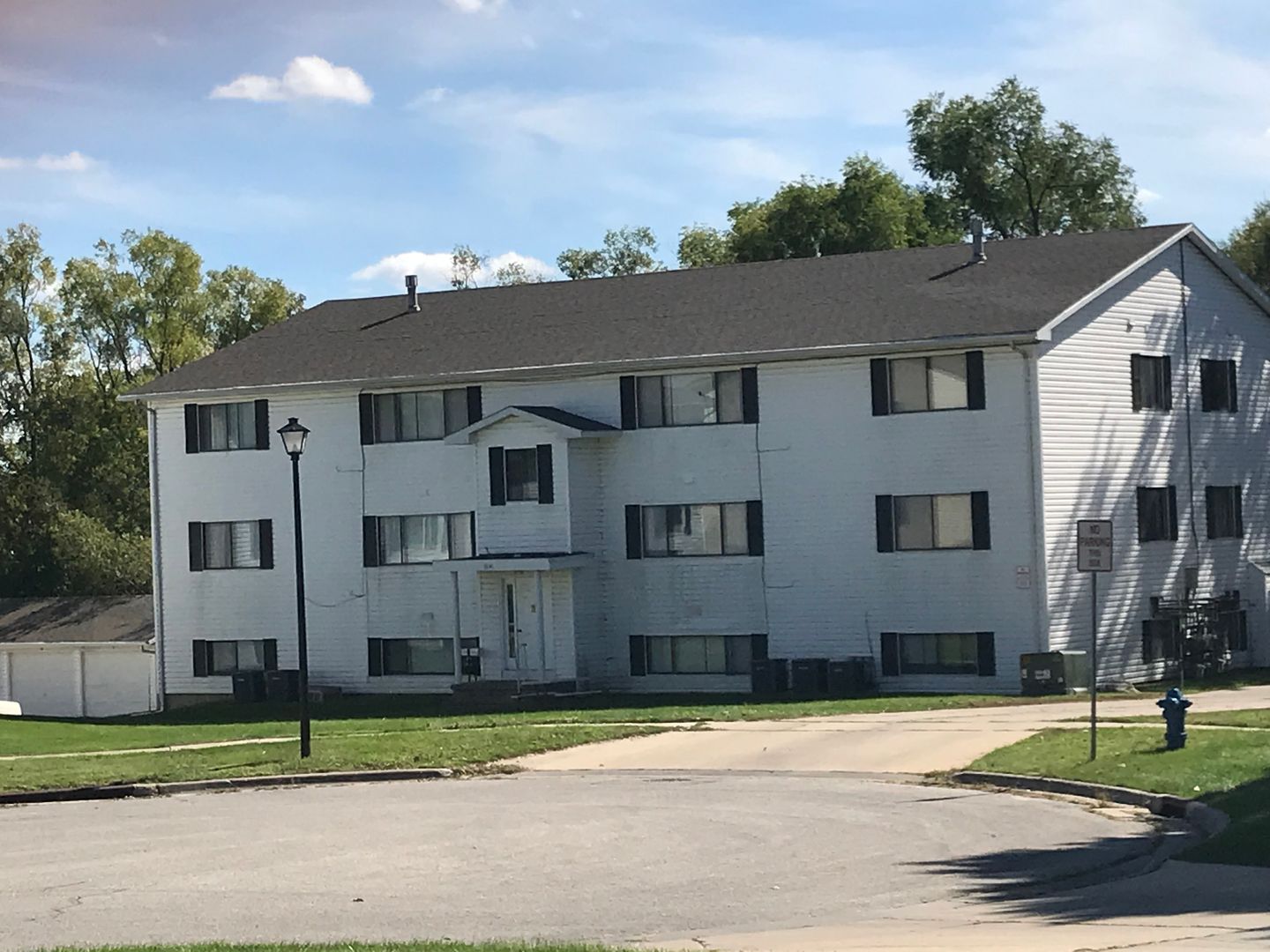 Waterloo Apartment: 1131 Tiffany Pl