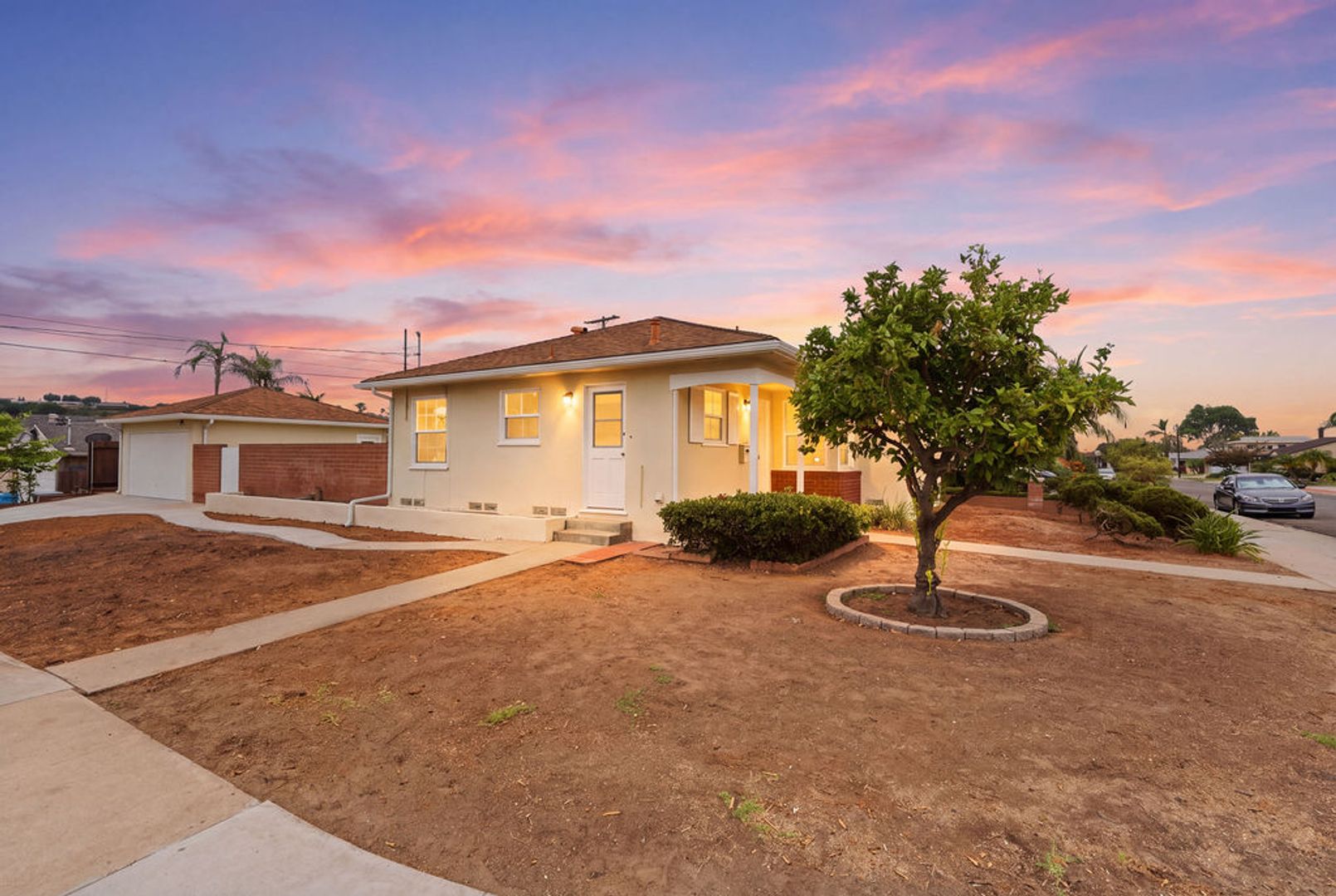 San Diego House: 6593 Delfern St