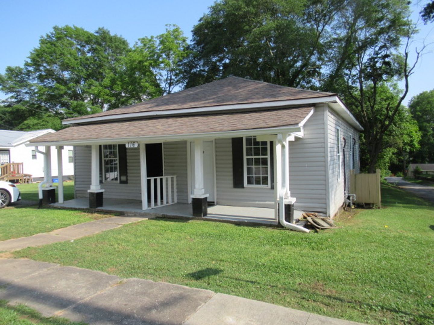 Carrollton Apartment: 116A Ave C