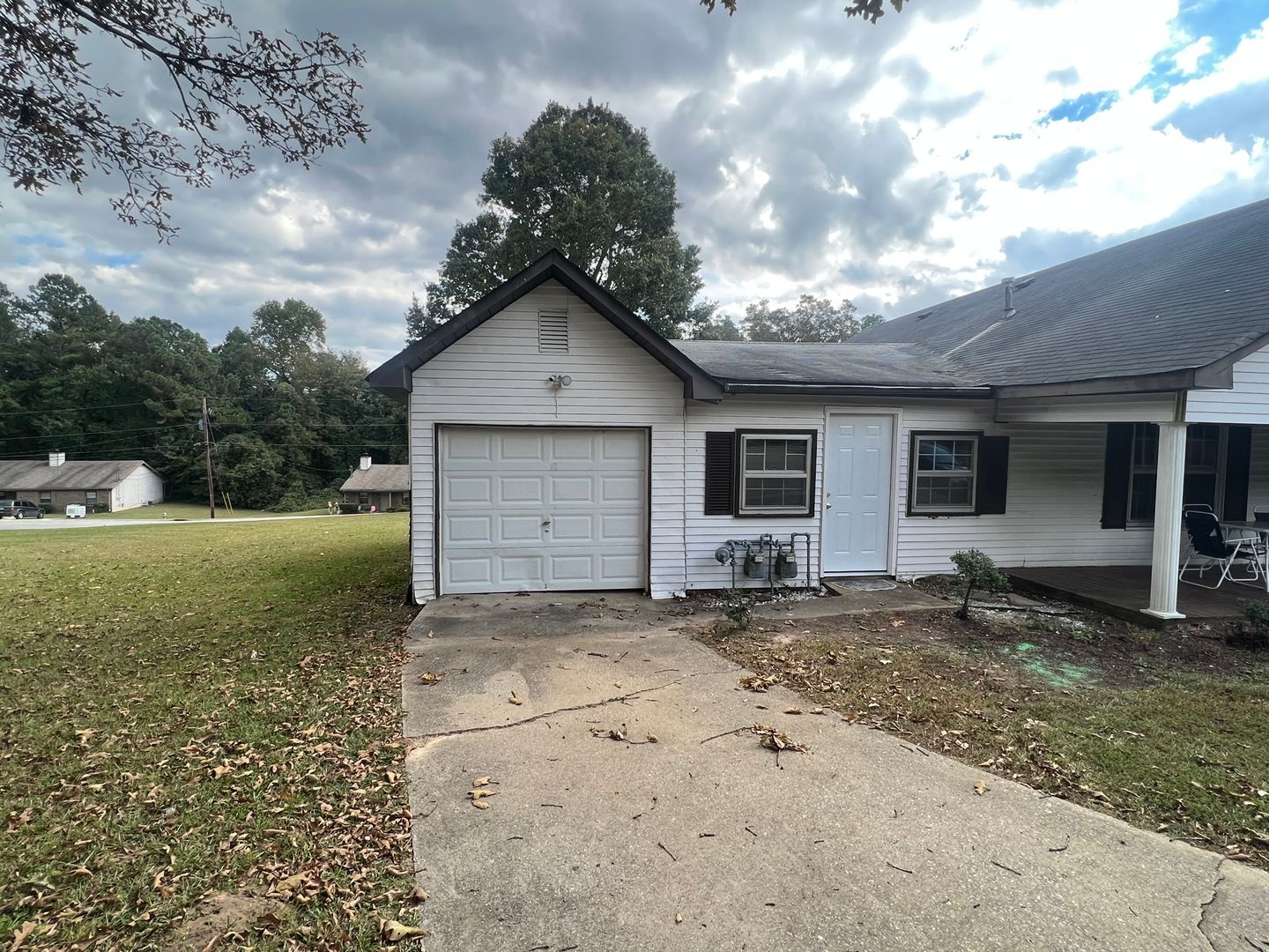 Carrollton House: 598 Adamson Ave.