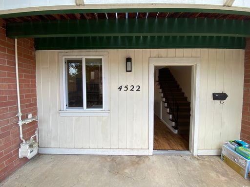 2 Bedroom Townhouse with a Private Yard – photo 1