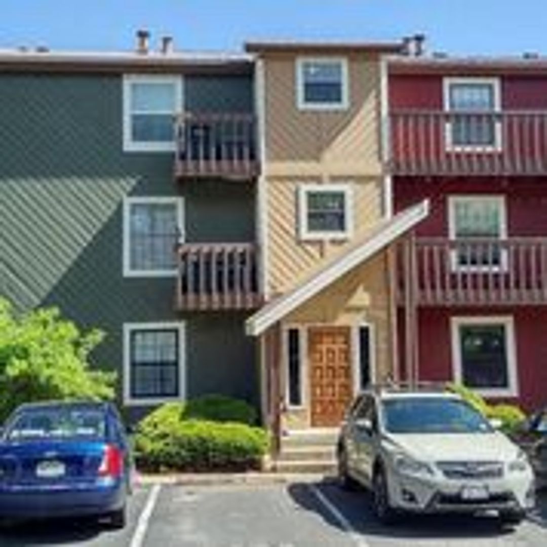 Boulder Apartment: 2875 Shadow Creek Dr.