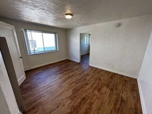 Spacious 1-bedroom apartment – photo 1