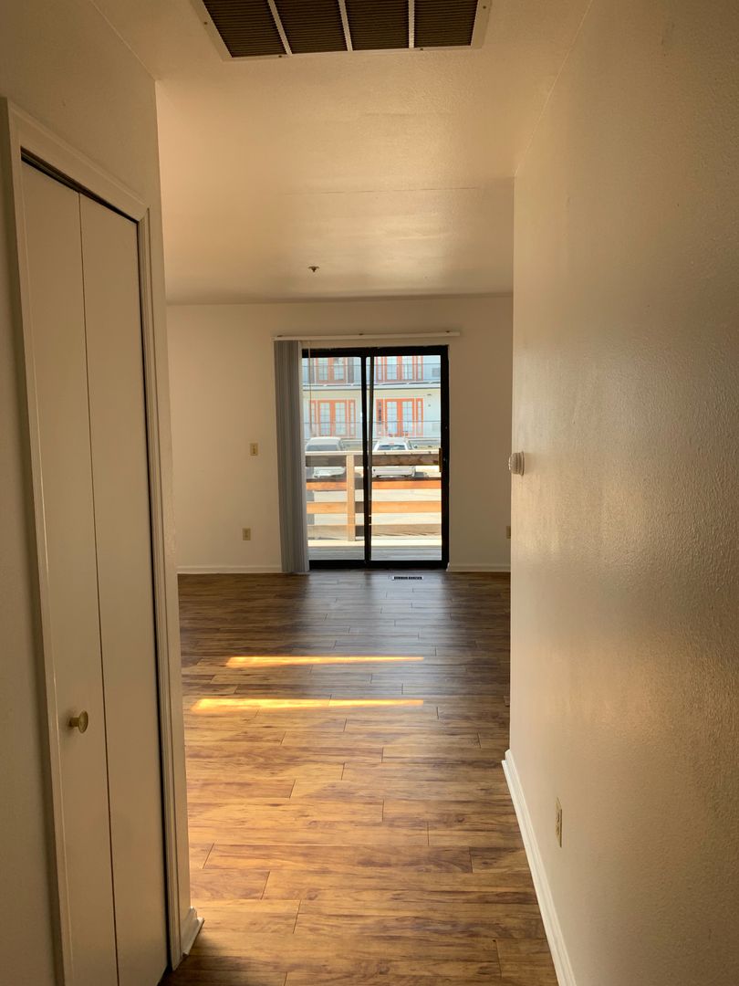 Boulder Apartment: 2990 E. Aurora
