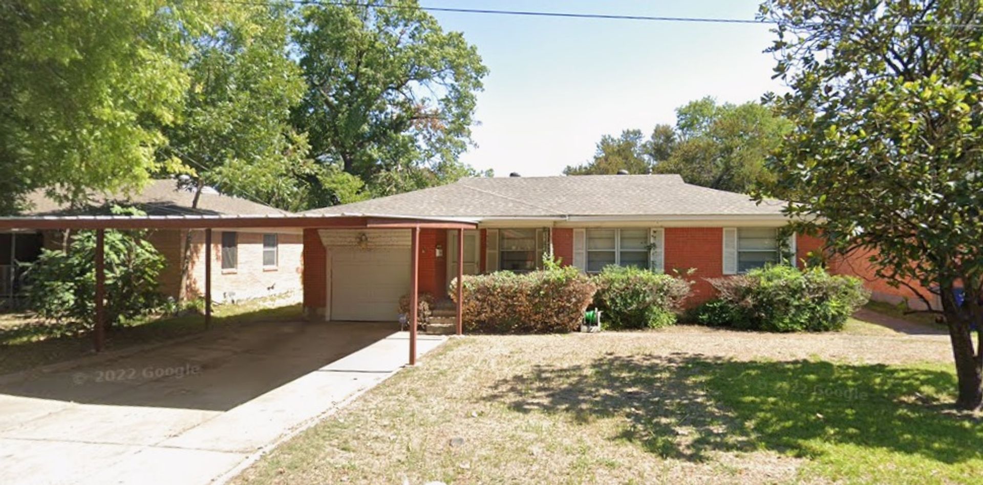 DALLAS House: 556 BLUEBERRY BLVD